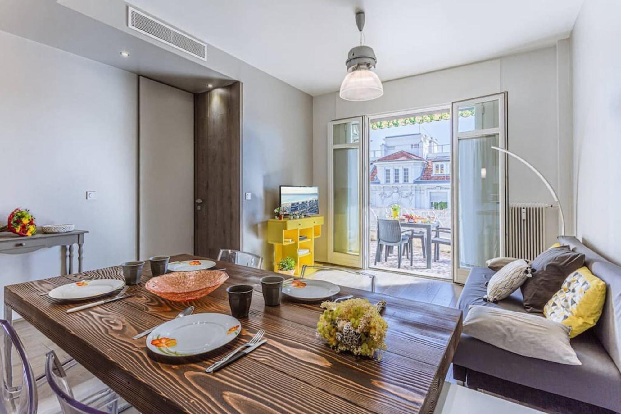 Fleurs 22 - City Center - Modern W Terrace Nice Bagian luar foto